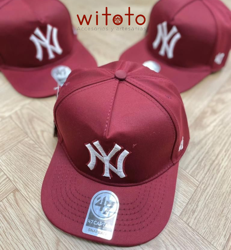 GORRA PLANA SNAPBACK  YANKEES VINOTINTO